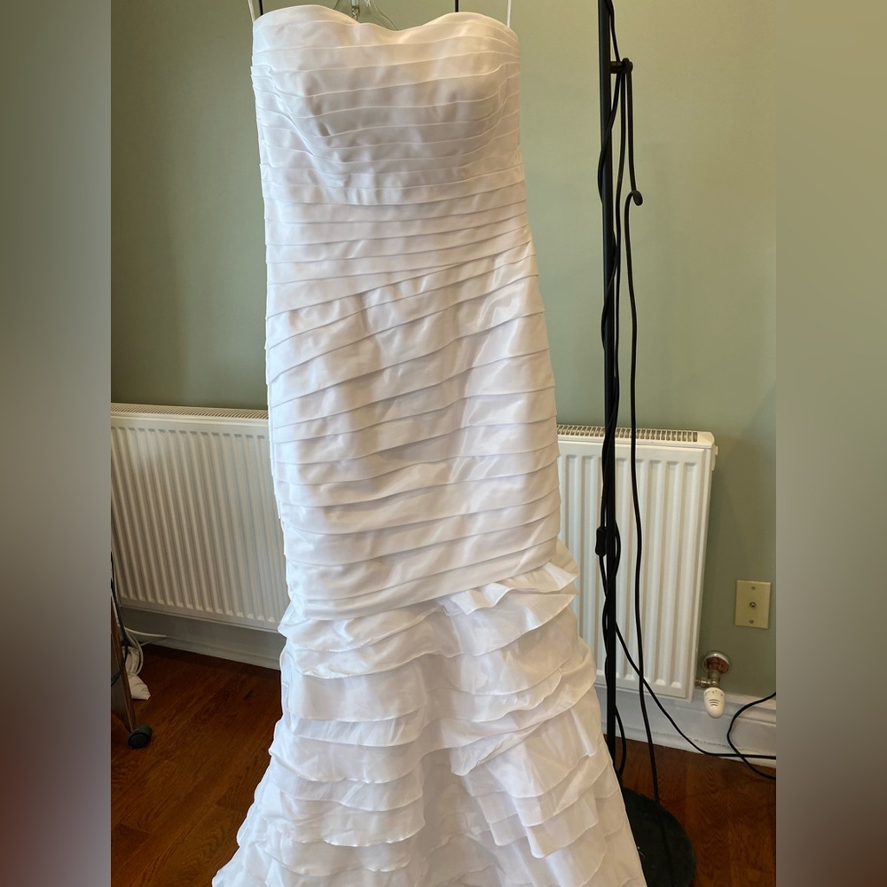 New Two piece Silhouette Elegant White wedding gown